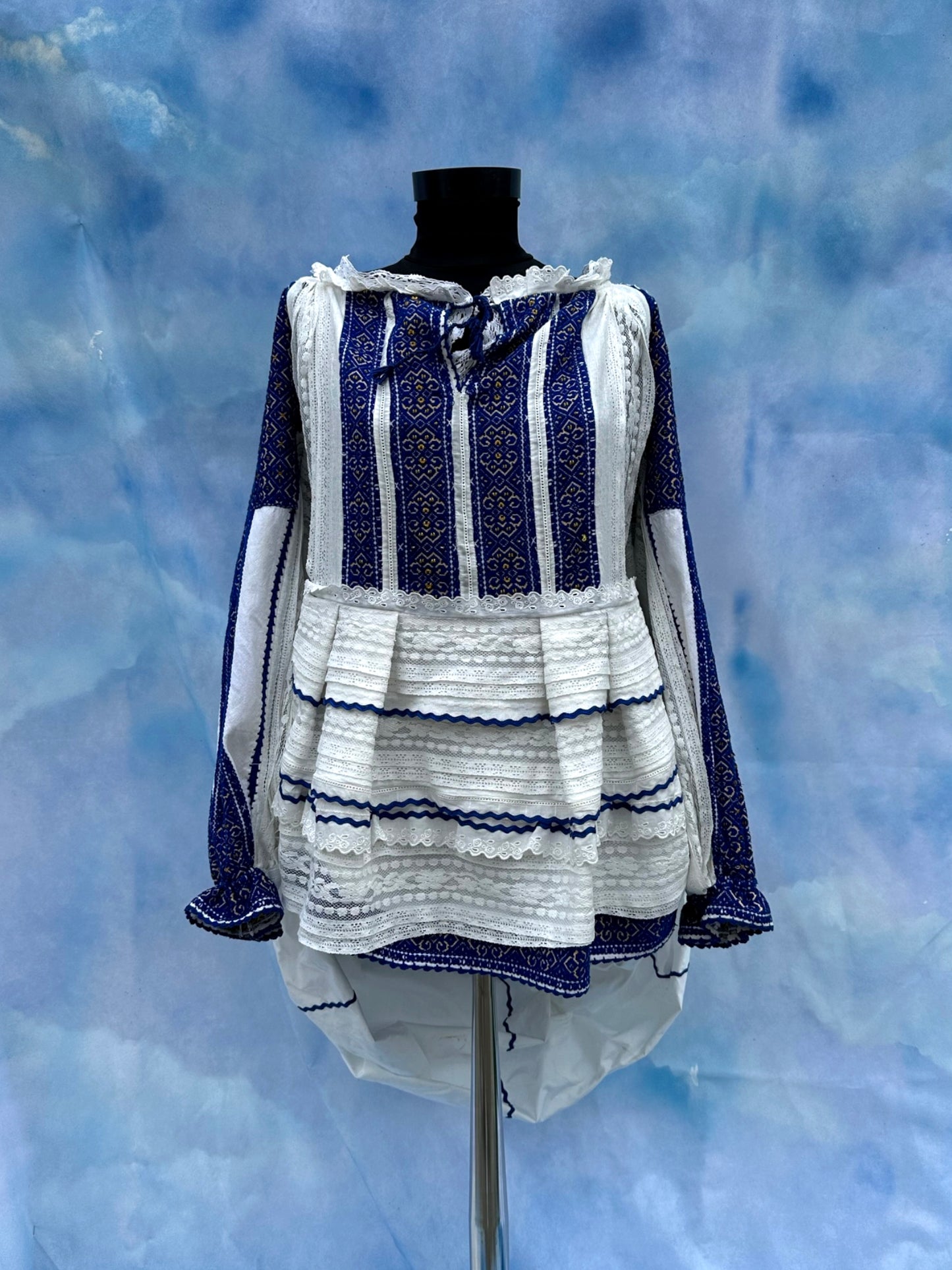"Dor" White and Blue Short Dress