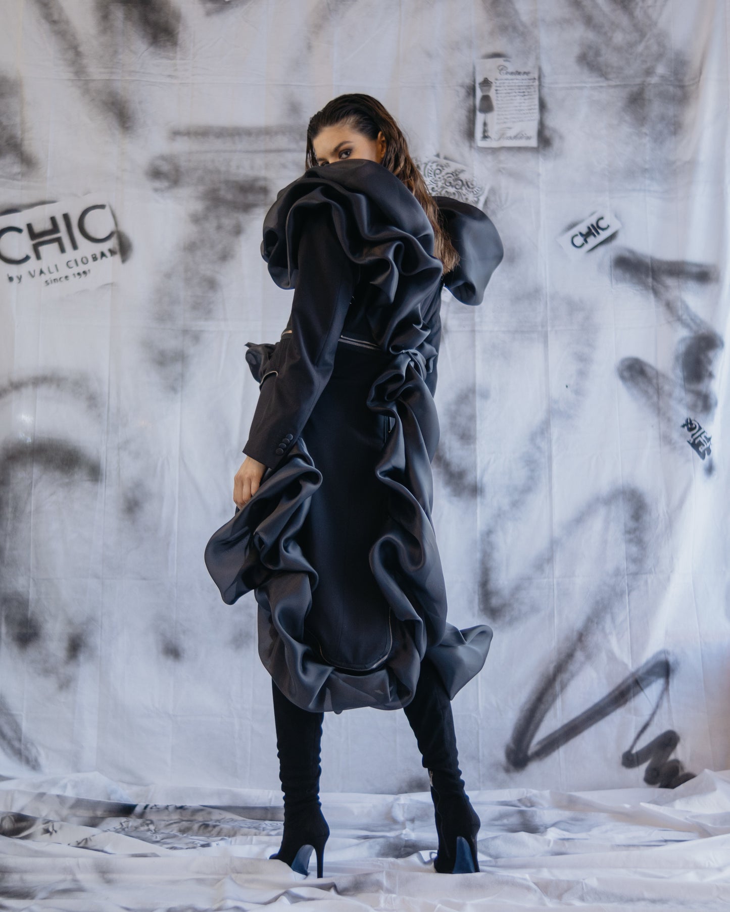 Puzzle Tailcoat With Organza Details And Metalic Zippers