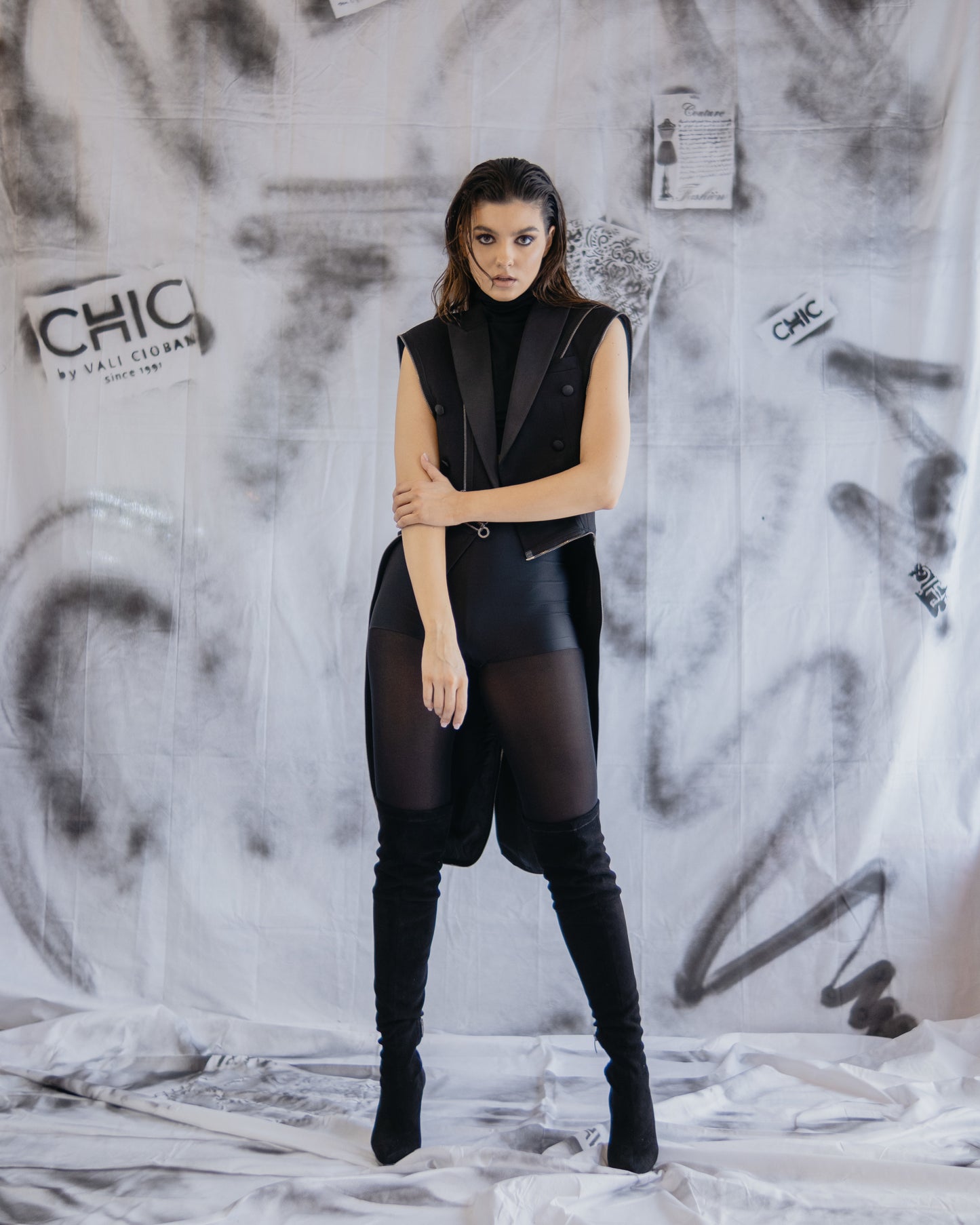 Puzzle Tailcoat With Organza Details And Metalic Zippers