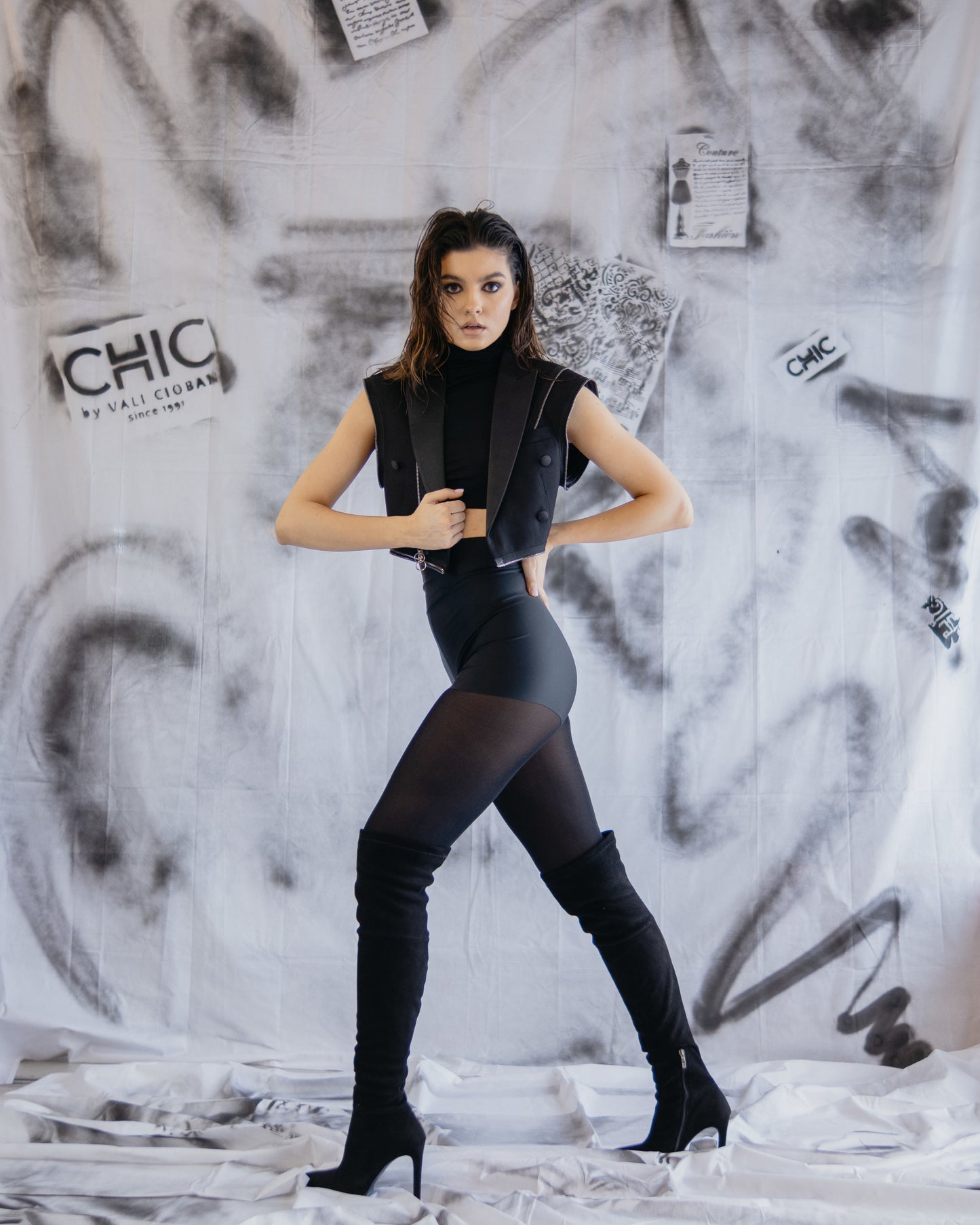 Puzzle Tailcoat With Organza Details And Metalic Zippers