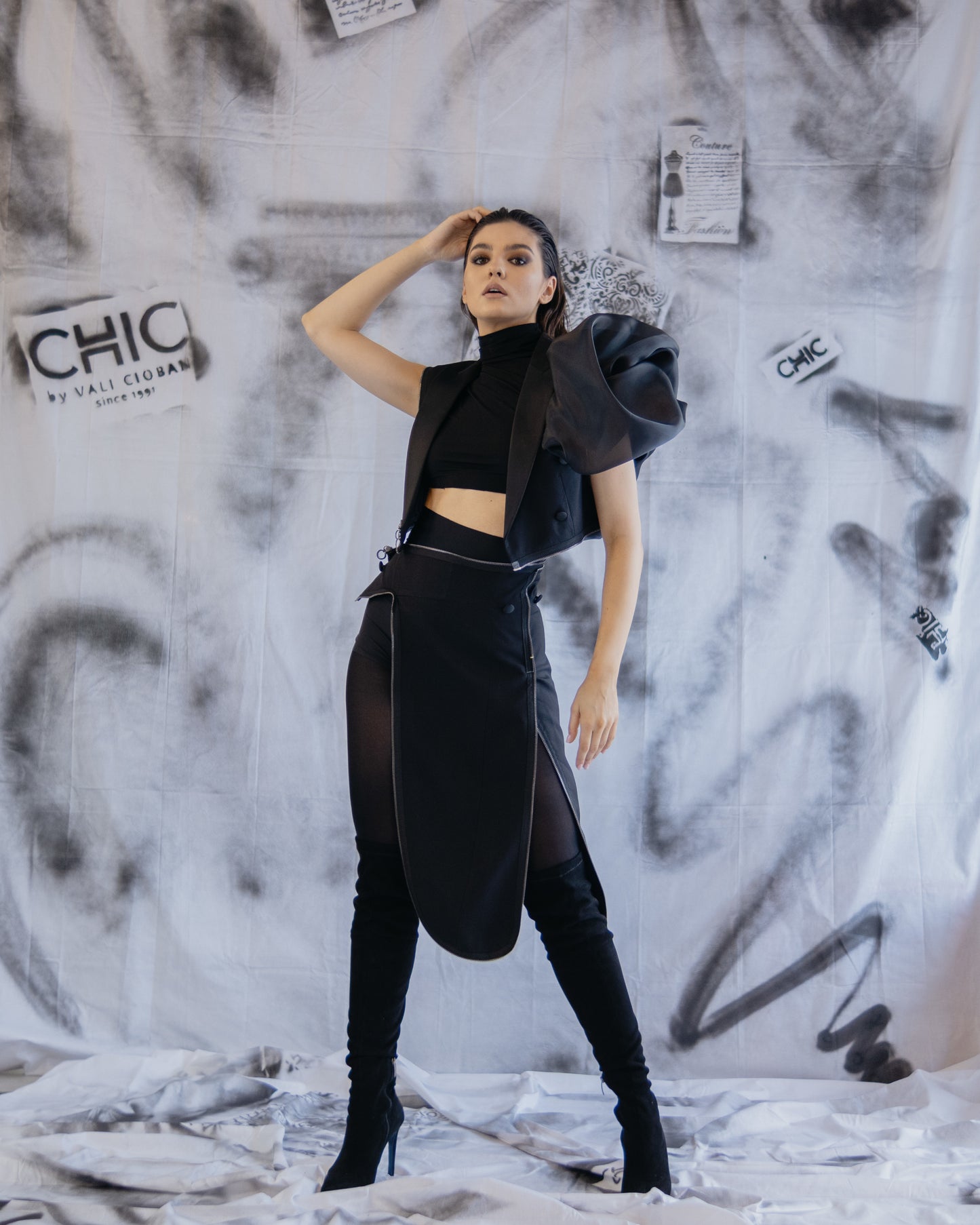 Puzzle Tailcoat With Organza Details And Metalic Zippers