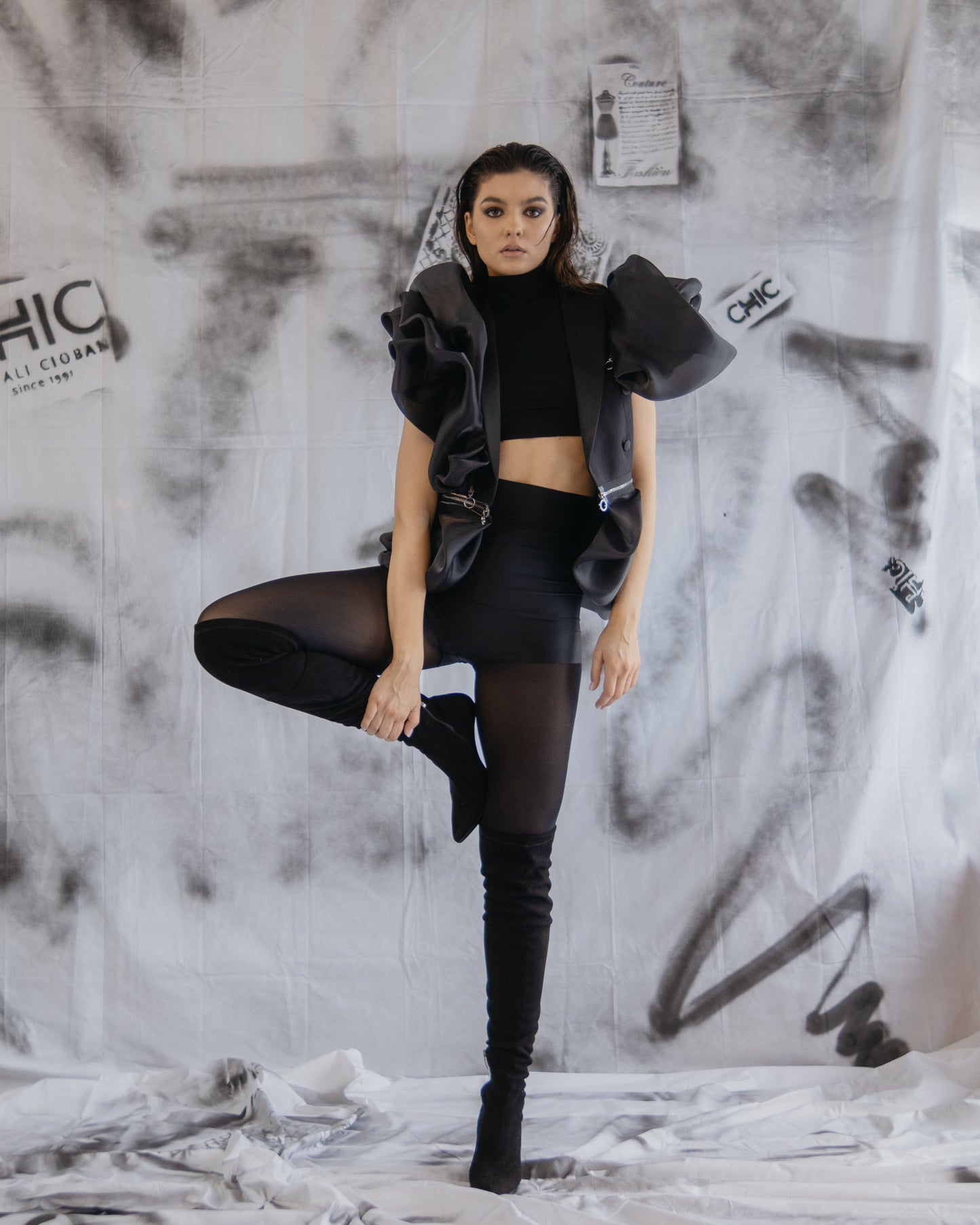 Puzzle Tailcoat With Organza Details And Metalic Zippers