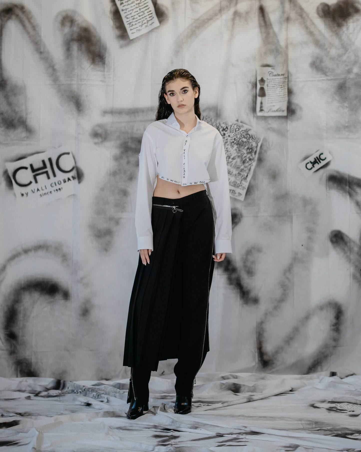 Puzzle - Cropped Shirt