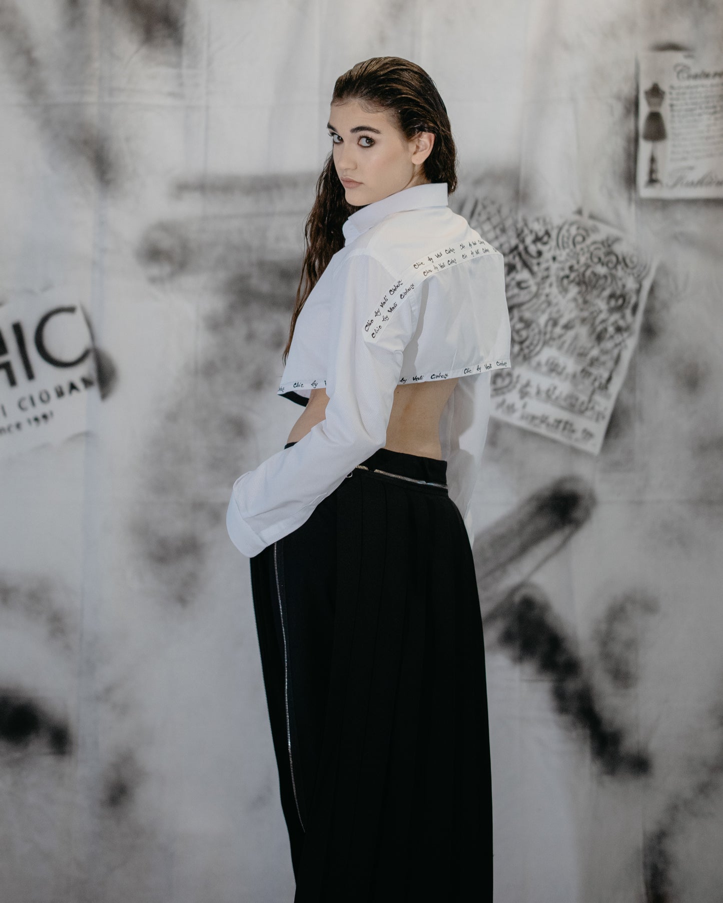 Puzzle - Cropped Shirt