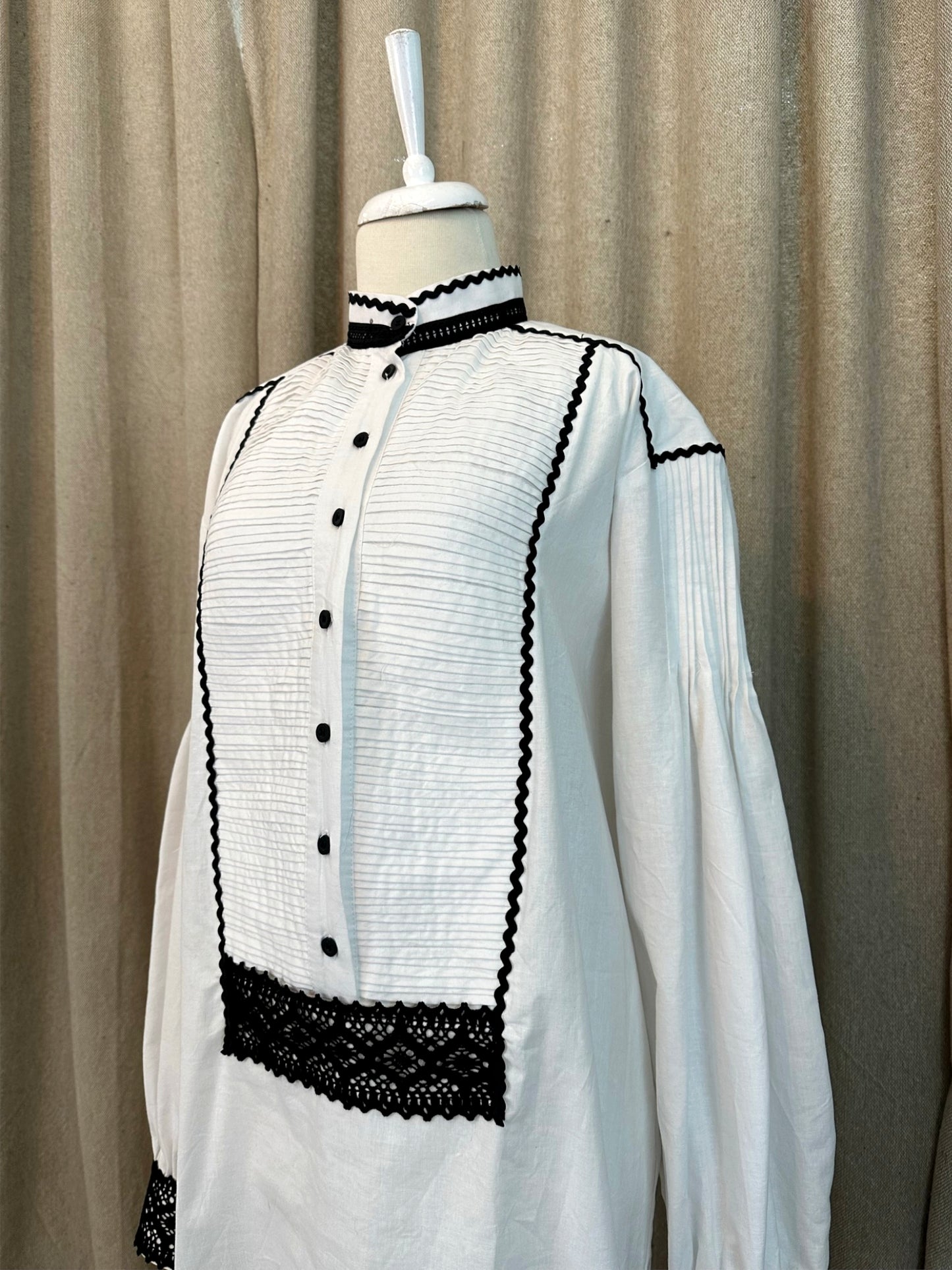 Long White Shirt With Traditional Lace Details