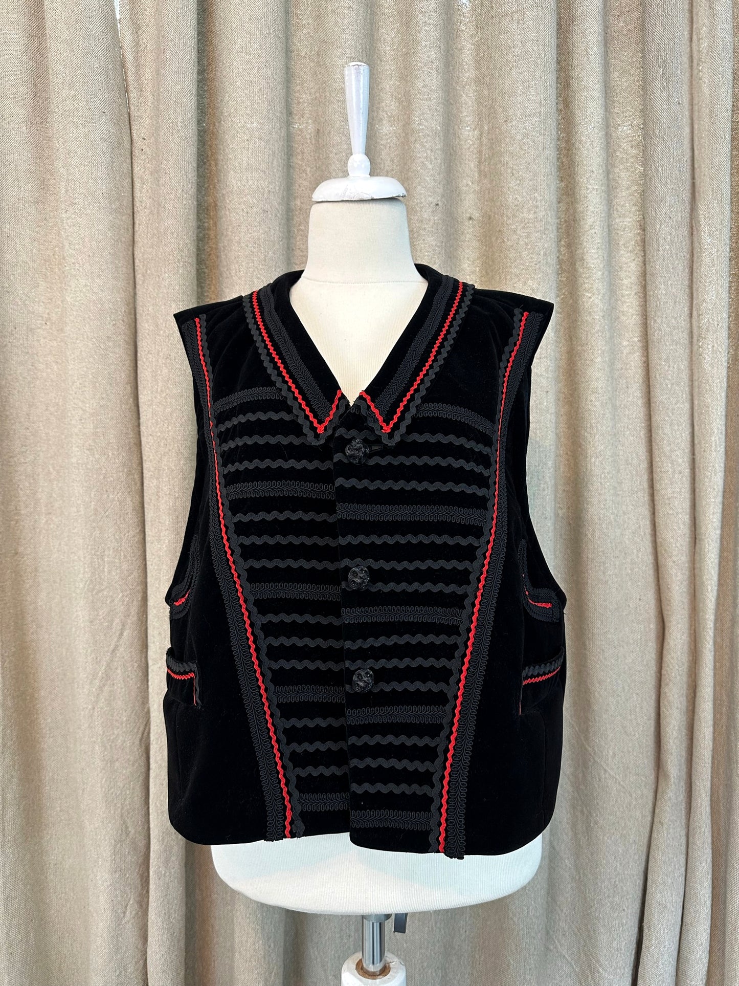 Romanian Folklore Inspired Vest - Black & Red