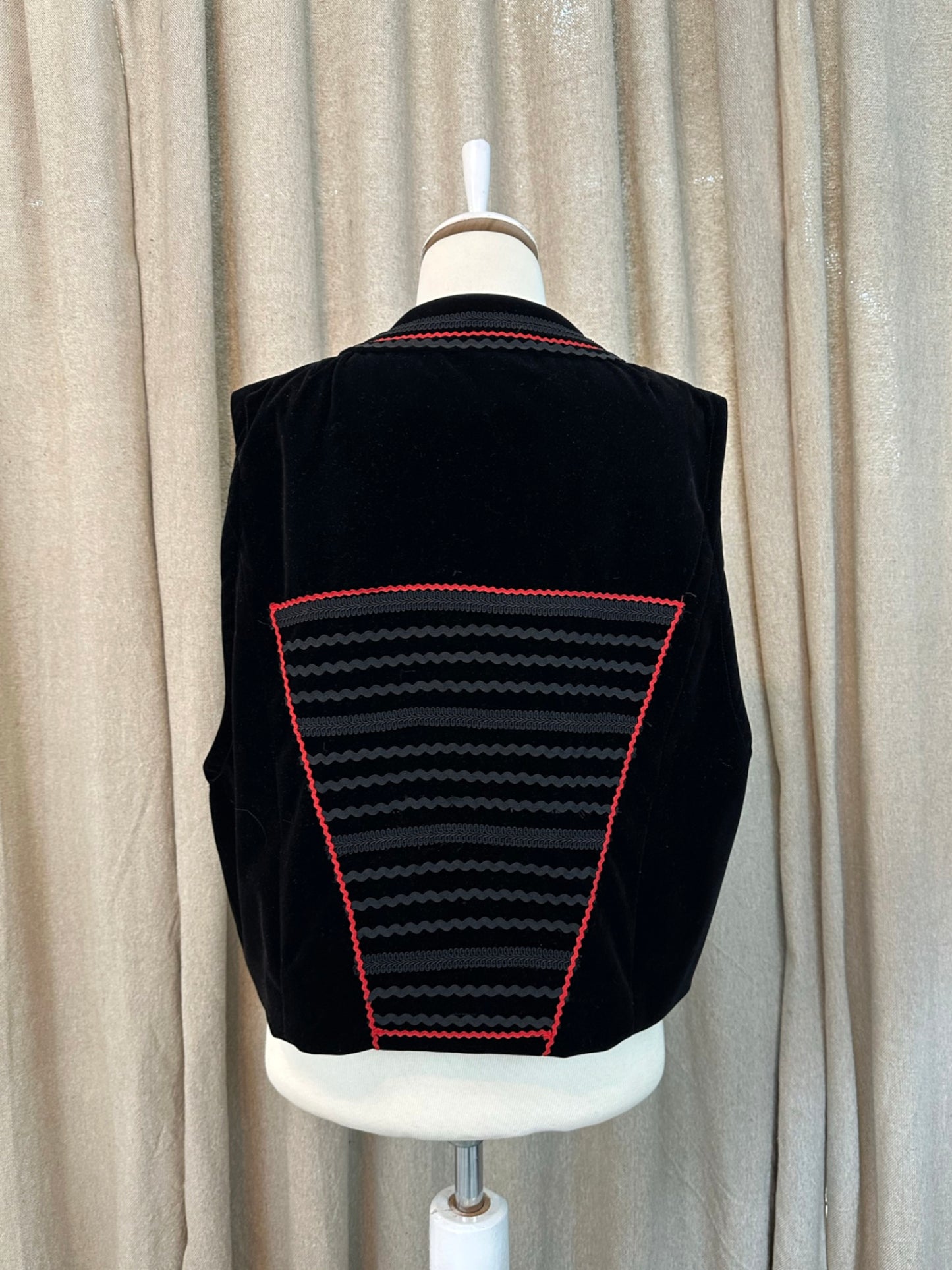 Romanian Folklore Inspired Vest - Black & Red