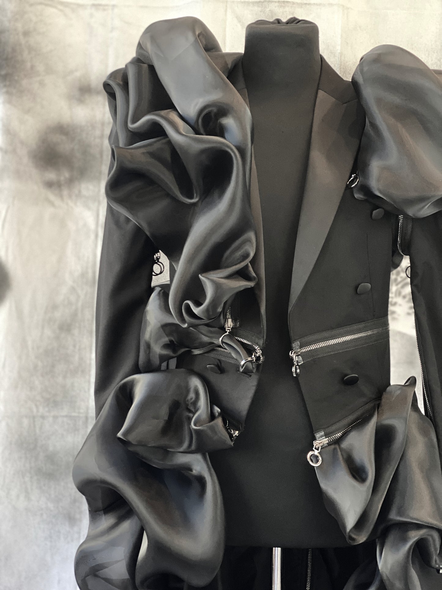 Puzzle Tailcoat With Organza Details And Metalic Zippers