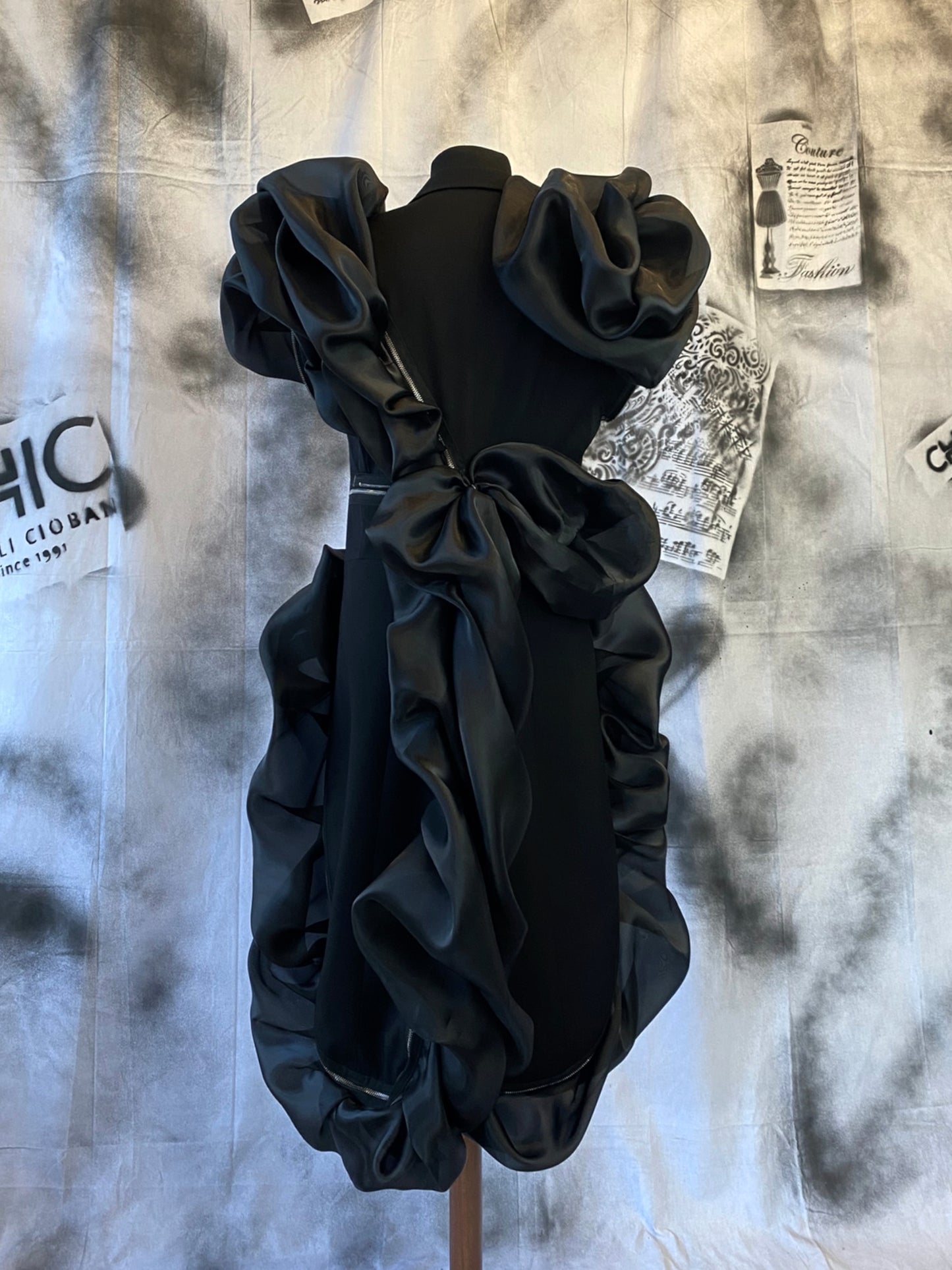 Puzzle Tailcoat With Organza Details And Metalic Zippers