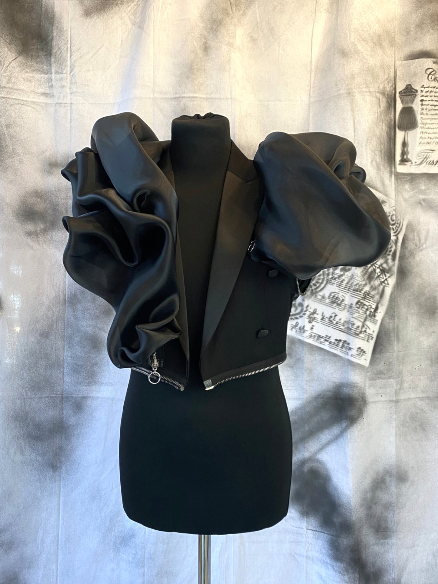 Puzzle Tailcoat With Organza Details And Metalic Zippers