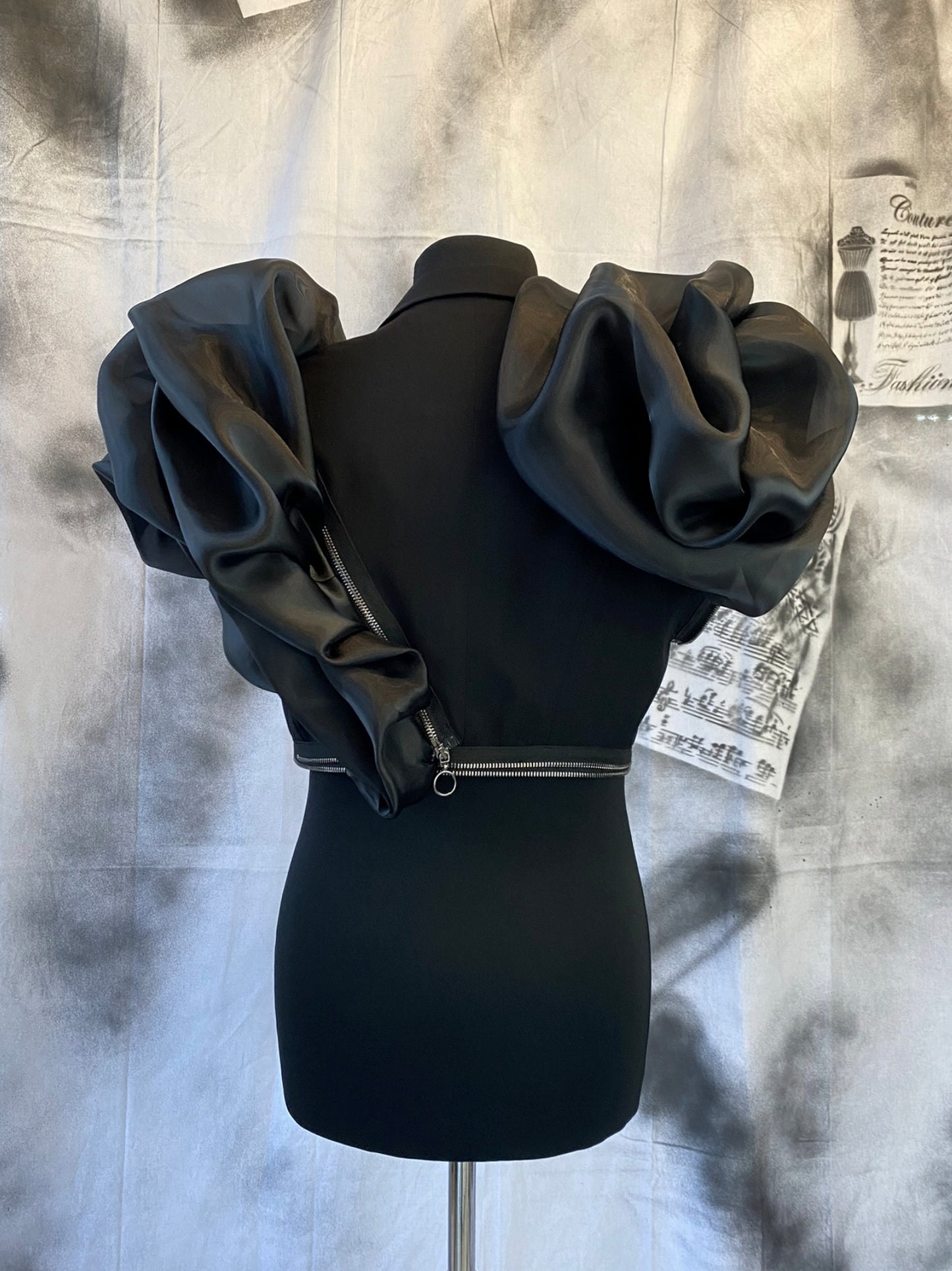 Puzzle Tailcoat With Organza Details And Metalic Zippers