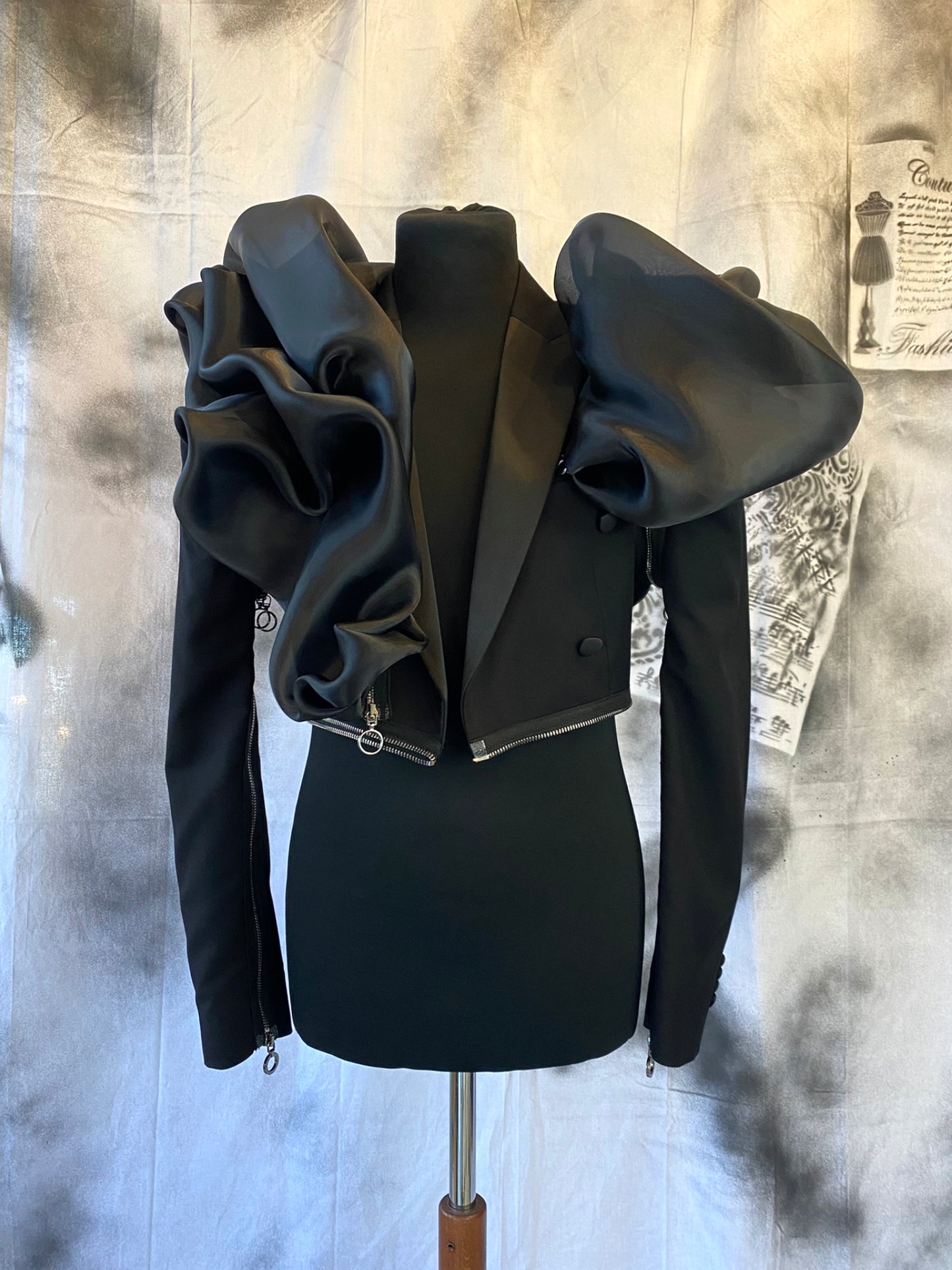 Puzzle Tailcoat With Organza Details And Metalic Zippers