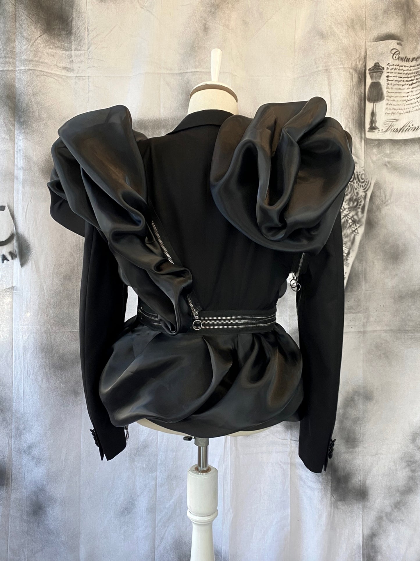 Puzzle Tailcoat With Organza Details And Metalic Zippers