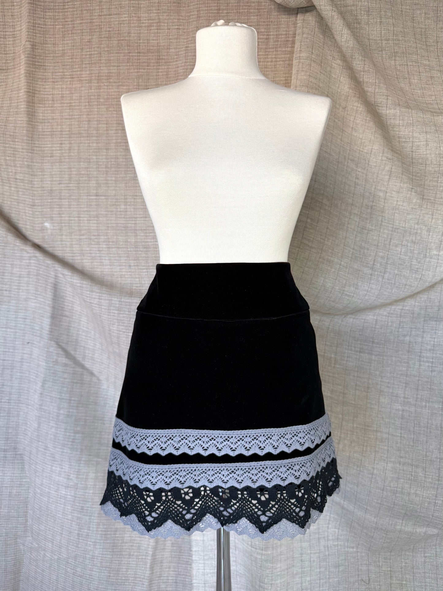Short Velvet Skirt With Grey Lace