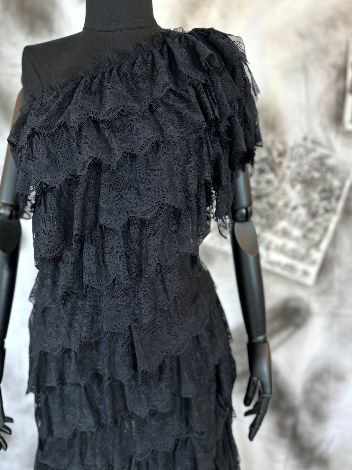 One-shoulder Layered Lace Dress