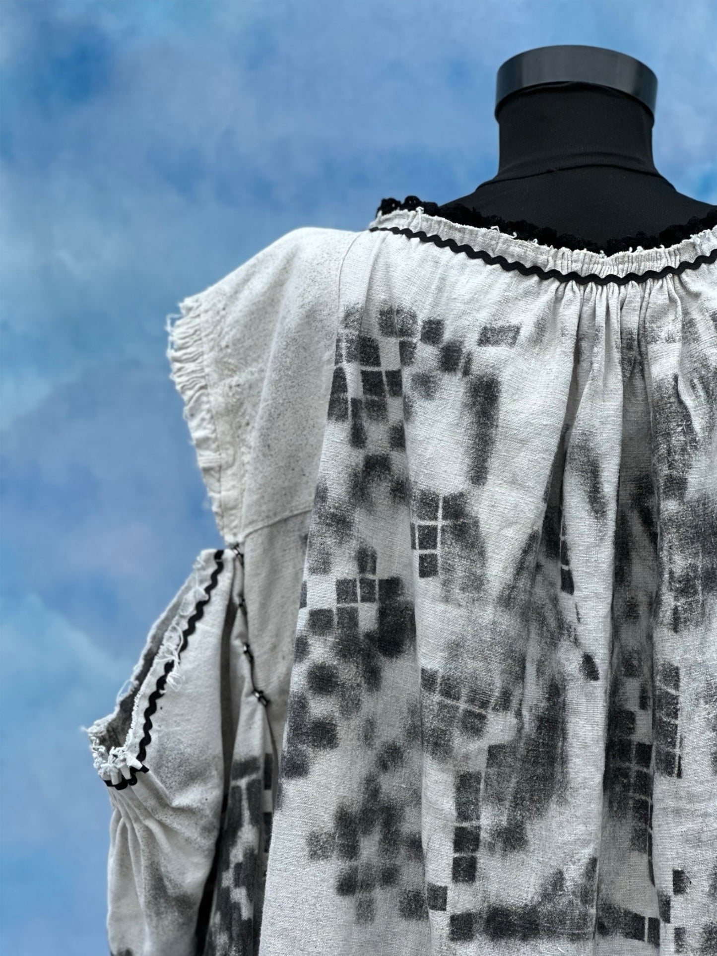 "Dor" White Dress With Black Hand-painted Details